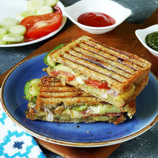 buzzrestaurant.com.np